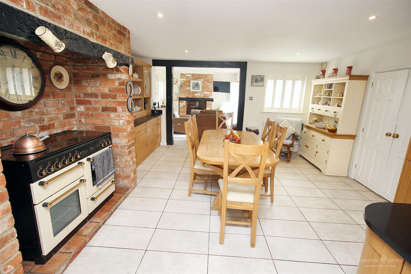Kentwood Hill, Tilehurst, Reading